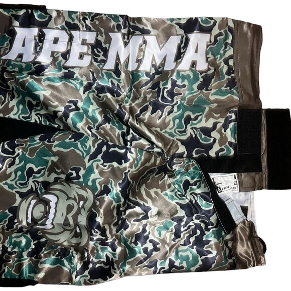 Men's Camouflage Athletic Shorts - Green and Brown - Picture 8 of 15